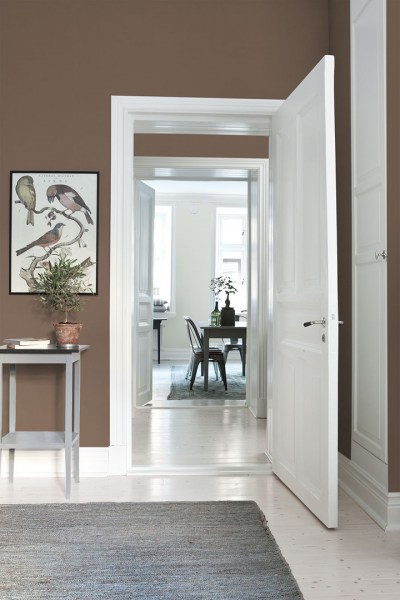BurntUmber_Image_Roomshot_Hall_Item_7974