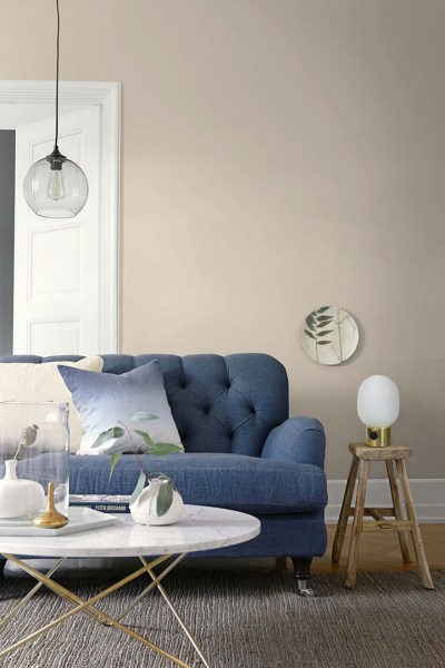 CreamyWhite_Image_Roomshot_Livingroom_Item_7967