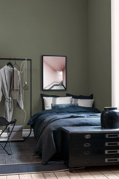 DarkForest-1_Image_Roomshot_Bedroom_Item_7978