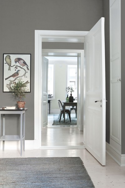 DarkSlate_Image_Roomshot_Hall_Item_7955