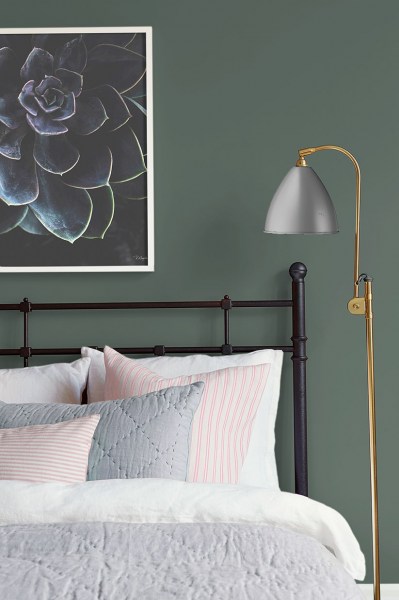 DuskGreen_Image_Roomshot_Bedroom_Item_7981