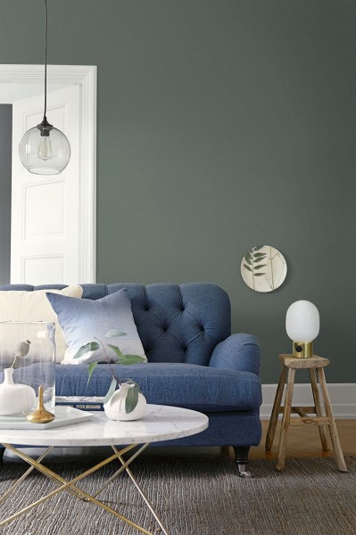 DuskGreen_Image_Roomshot_Livingroom_Item_7981